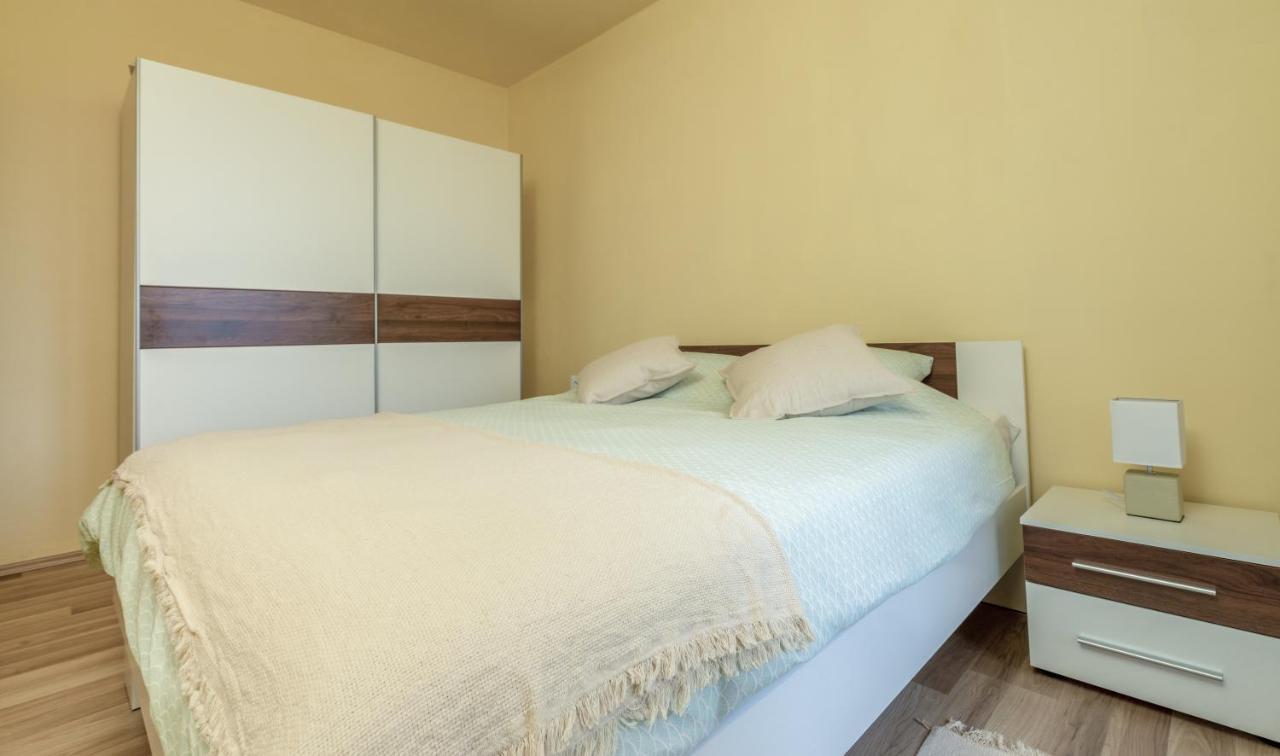 Visum Apartments Pula Luaran gambar
