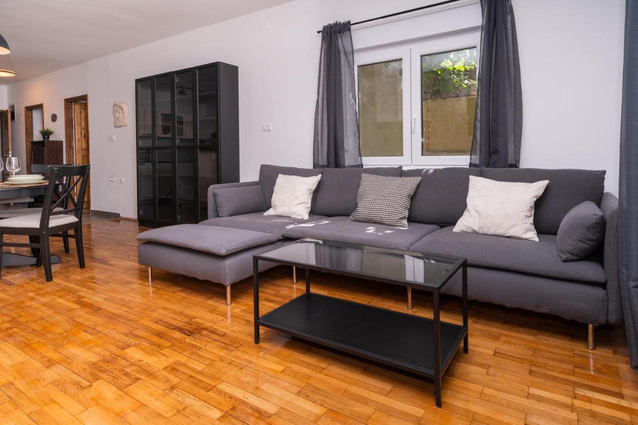 Visum Apartments Pula Luaran gambar